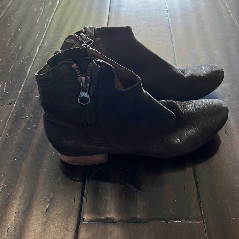 Sam Edelman Booties black size 6